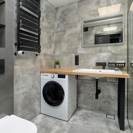 New Wagrowska With 2 Free Parking Places And Balcony In By Renters 아파트 포즈난