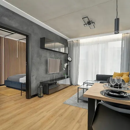 Lejlighed New Wagrowska With 2 Free Parking Places And Balcony In By Renters