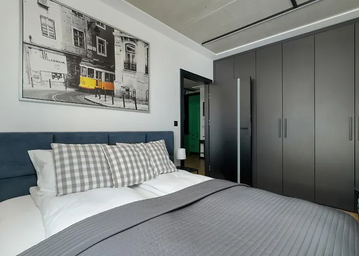 아파트 New Wagrowska With 2 Free Parking Places And Balcony In By Renters