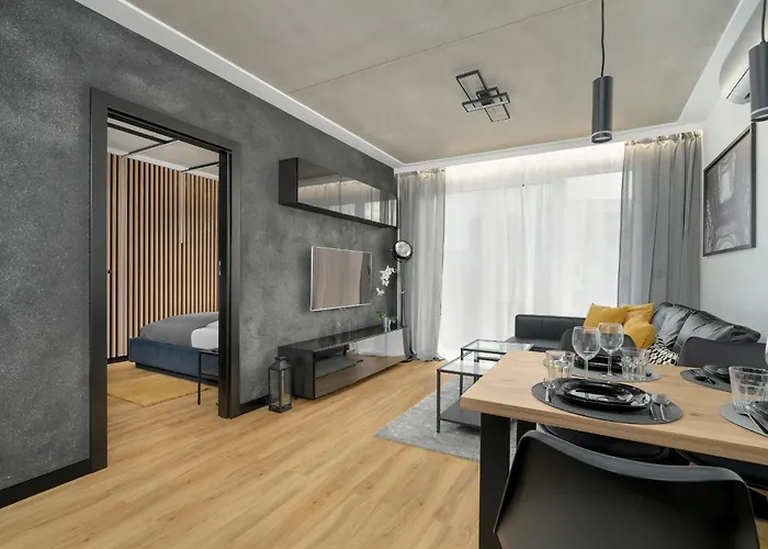 아파트 New Wagrowska With 2 Free Parking Places And Balcony In By Renters